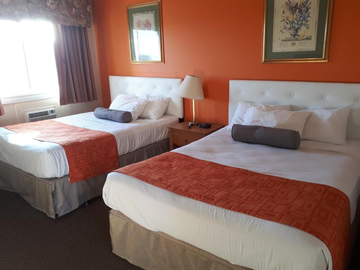 Howard Johnson By Wyndham Woodstock Nb Bagian luar foto