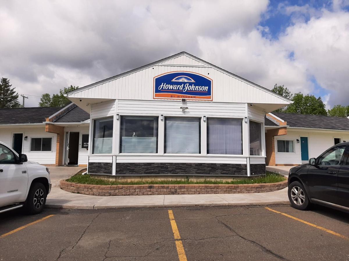 Howard Johnson By Wyndham Woodstock Nb Bagian luar foto