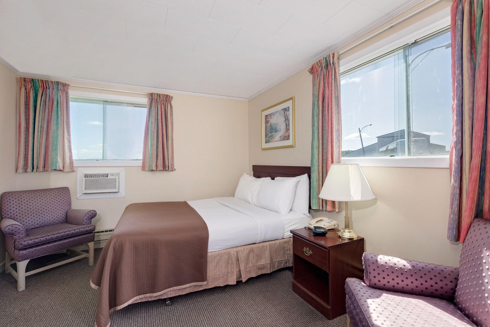 Howard Johnson By Wyndham Woodstock Nb Bagian luar foto
