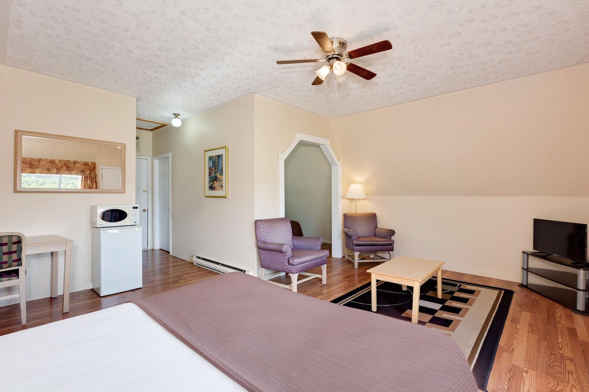 Howard Johnson By Wyndham Woodstock Nb Bagian luar foto
