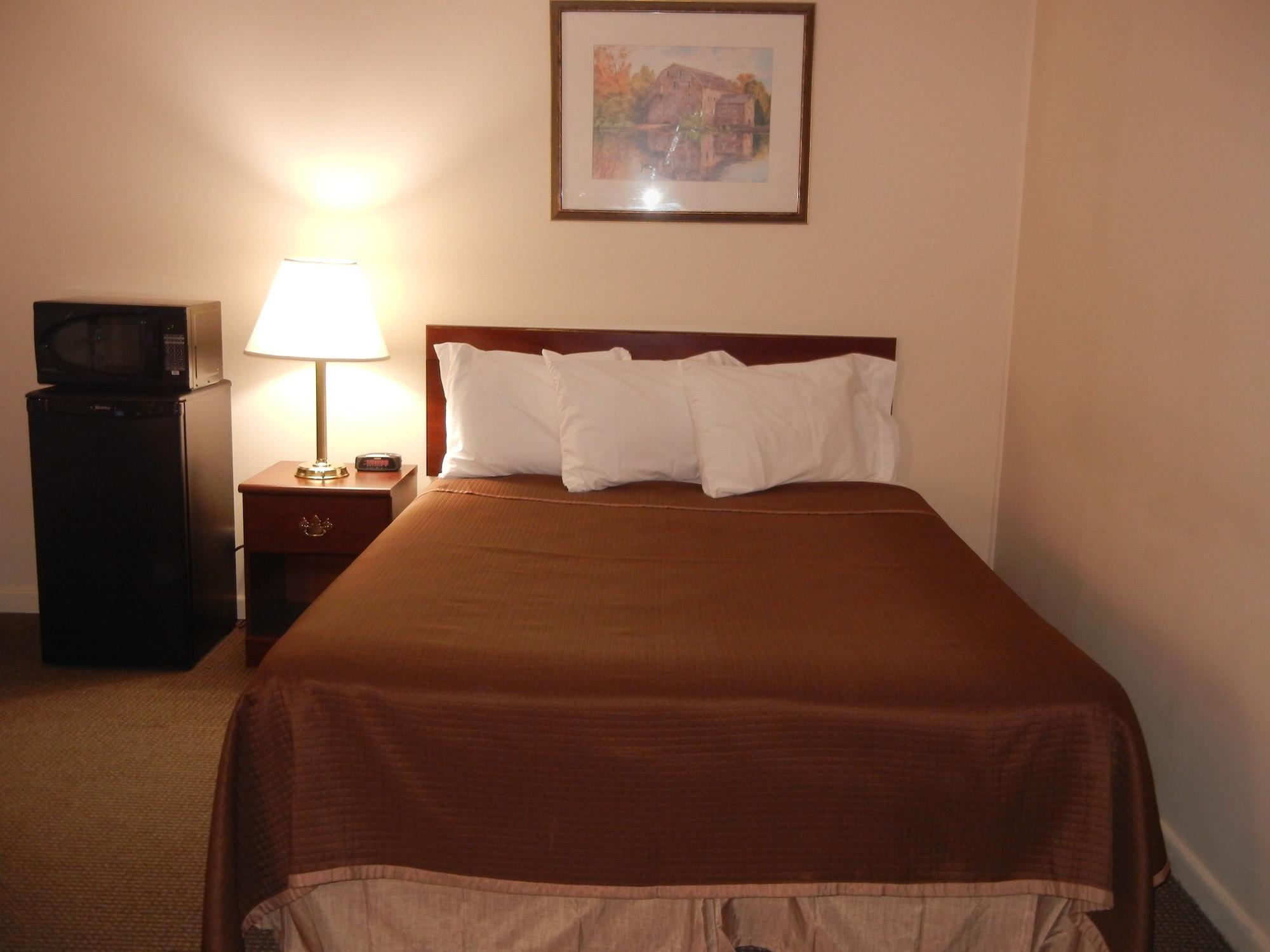 Howard Johnson By Wyndham Woodstock Nb Bagian luar foto